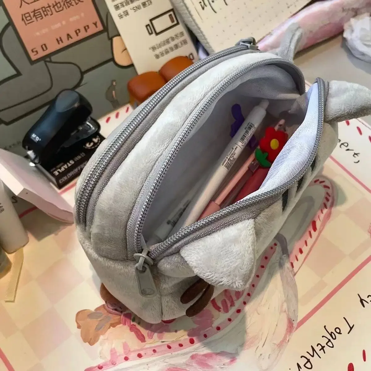 Uroczy piórnik Pusheen, kreskó – Travel Accessories Logo recenzja i cena